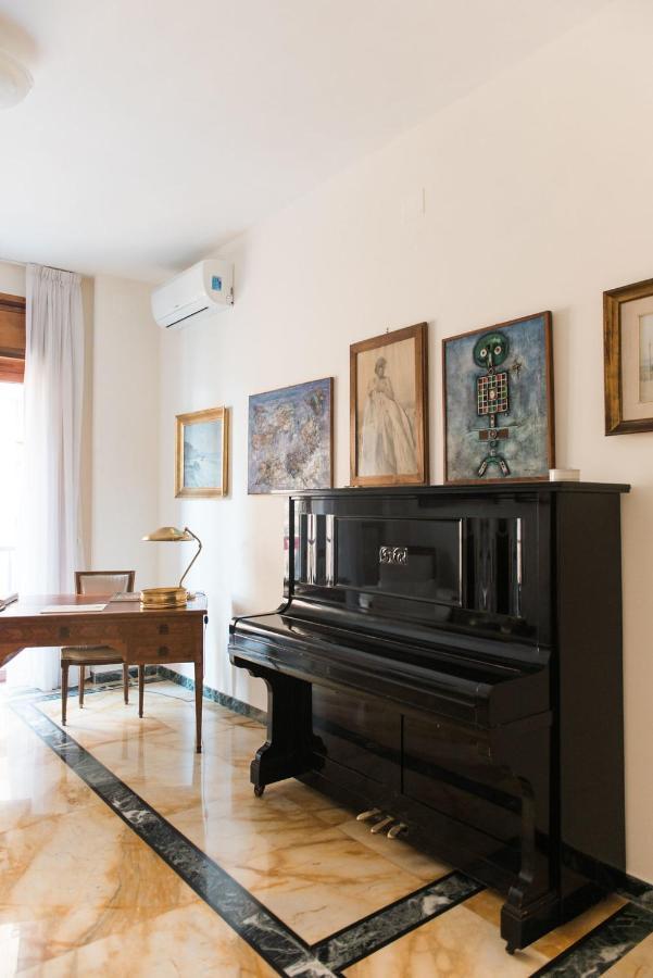 Starhost - Golden Apartments Salernes Extérieur photo