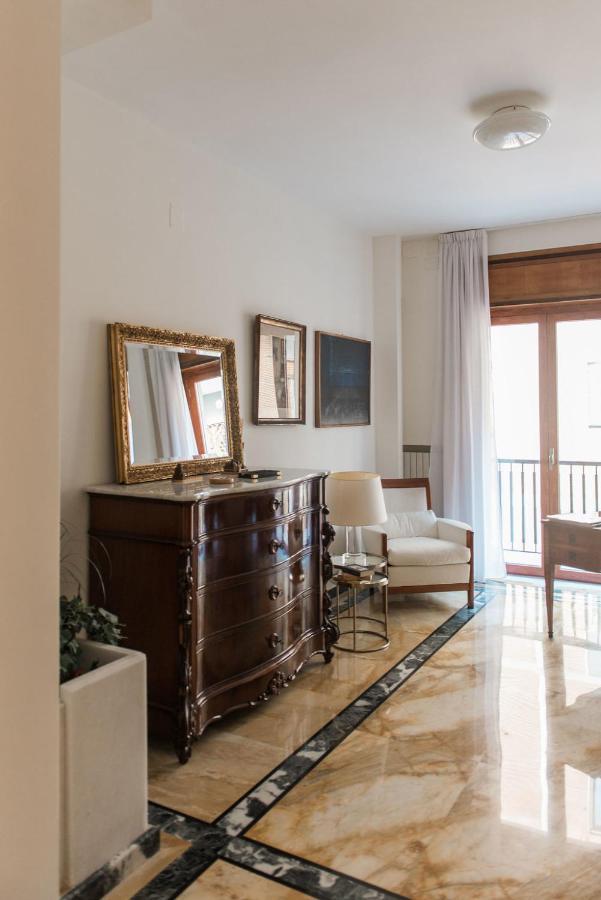 Starhost - Golden Apartments Salernes Extérieur photo