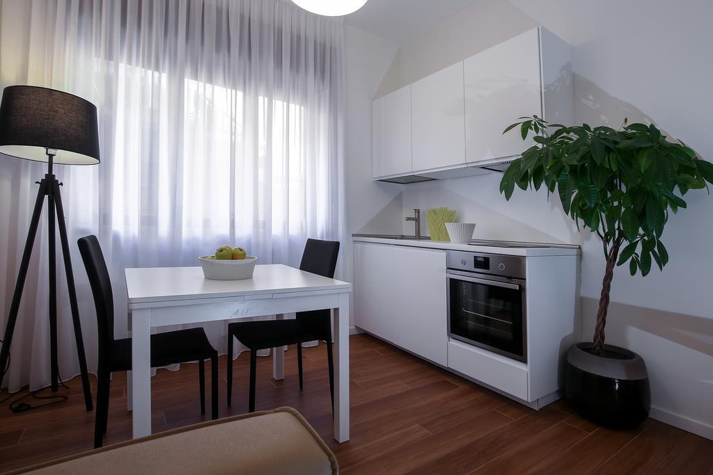 Starhost - Golden Apartments Salernes Extérieur photo