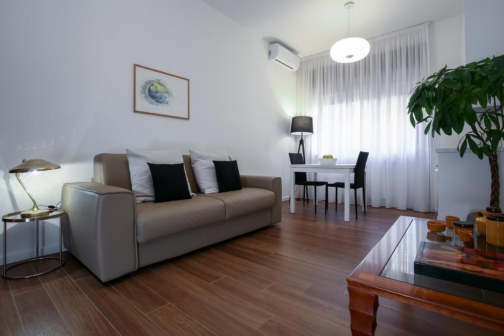 Starhost - Golden Apartments Salernes Extérieur photo